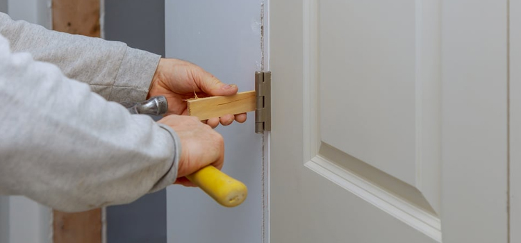 fiberglass entry door repair in San Fernando